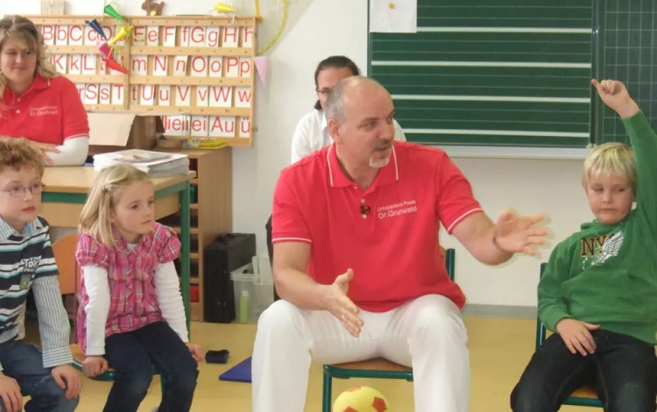 Zehn Jahre Aktion Orthofit: „Den Handy-Nacken gab es damals noch nicht!“