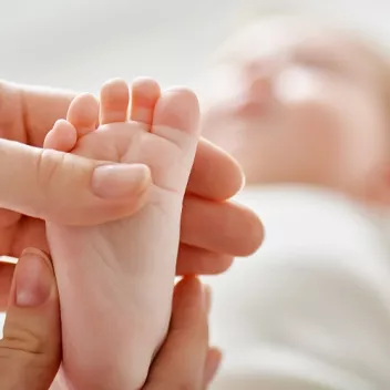 Kinderrheuma - Auf diese Symptome sollten Eltern achten  