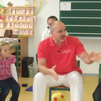 Zehn Jahre Aktion Orthofit: „Den Handy-Nacken gab es damals noch nicht!“