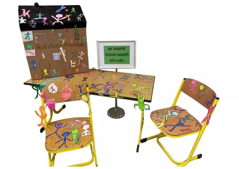 In unserer Schule bewegt sich was... Gemeinsschaftsarbeit der Klassen 3 und 4